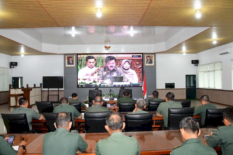 Jajaran Korem 044/Gapo saat mengikuti Rapat Kordinasi Karhutla. (ist/rmolsumsel.id)