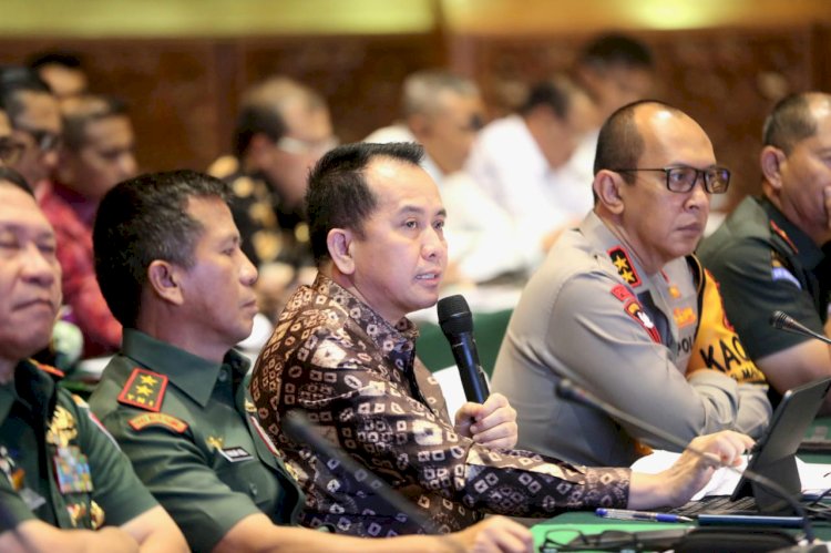 Pj Gubernur Sumsel Agus Fatoni saat memaparkan pencapaian penanganan Karhutla yang dilakukan pada 2023 lalu serta rencana antisipasi pada 2024 mendatang. (ist/rmolsumsel.id)