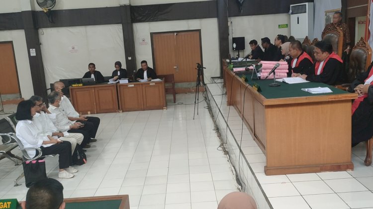 Para terdakwa korupsi anak usaha PTBA saat hadir dalam persidangan. (ist/rmolsumsel.id)