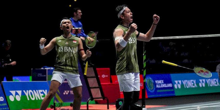 Ganda putra Indonesia, Fajar Alfian/Muhammad Rian Ardianto, merayakan kemenangan mereka di final All England 2024/Net