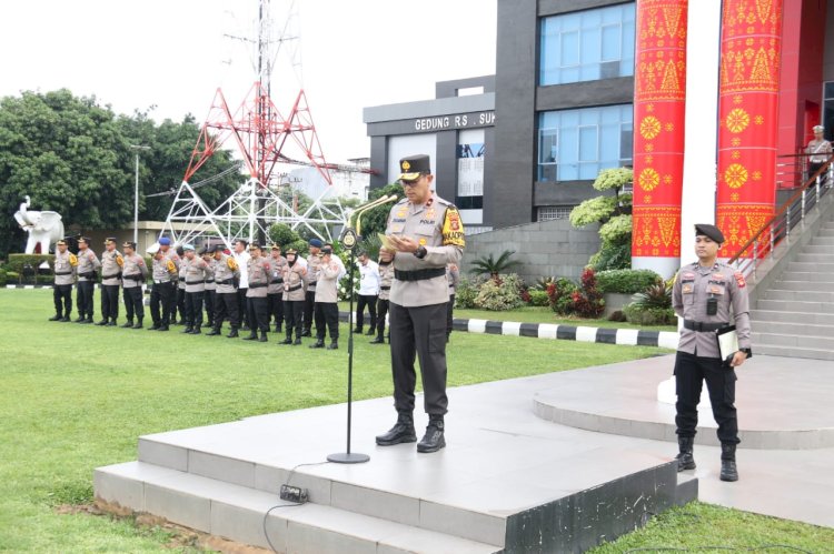 Wakapolda Sumsel, Brigjen Pol M Zulkarnain saat memimpin Upacara Bendera di halaman depan Gedung Presisi Mapolda Sumsel. (ist/rmolsumsel.id)