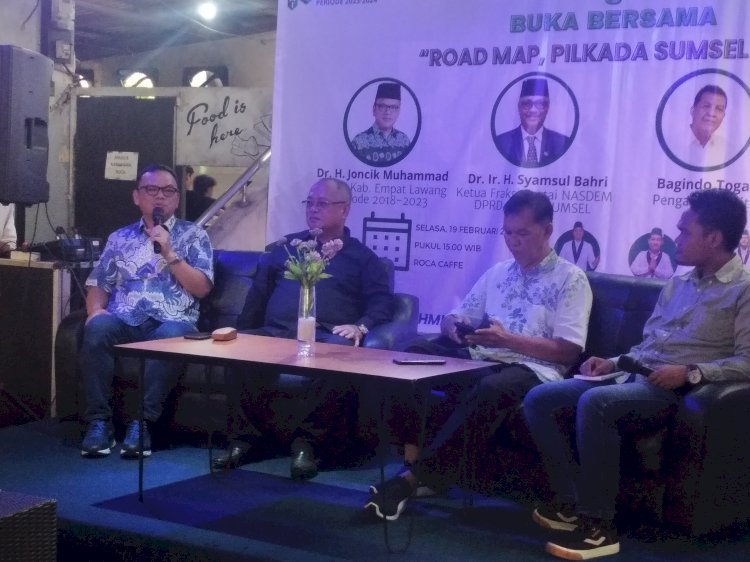 Suasana diskusi HMI Gagasan Politik IV dan Buka bersama 'Road Map, Menuju Pilkada Sumsel 2024, di Roca  Cafe Palembang, Selasa (19/3).(Dudy Oskandar/RMOLSumsel.id)