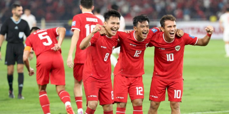 Timnas Indonesia merayakan kemenangan perdana mereka di Kualifikasi Piala Dunia 2026 di SUGBK, Jakarta, Kamis malam (21/3)/PSSI