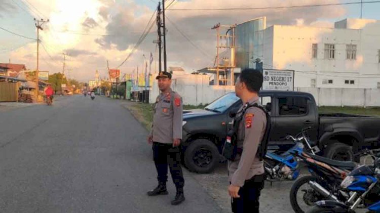 Personil Polsek Pendopo melakukan patroli antisipasi balapan liar/ist
