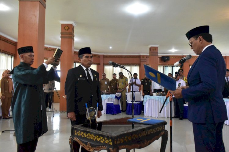 Pj Bupati Ogan Komering Ilir, Asmar Wijaya secara resmi melantik M Refly sebagai Penjabat Sekretaris Daerah Kabupaten OKI /ist