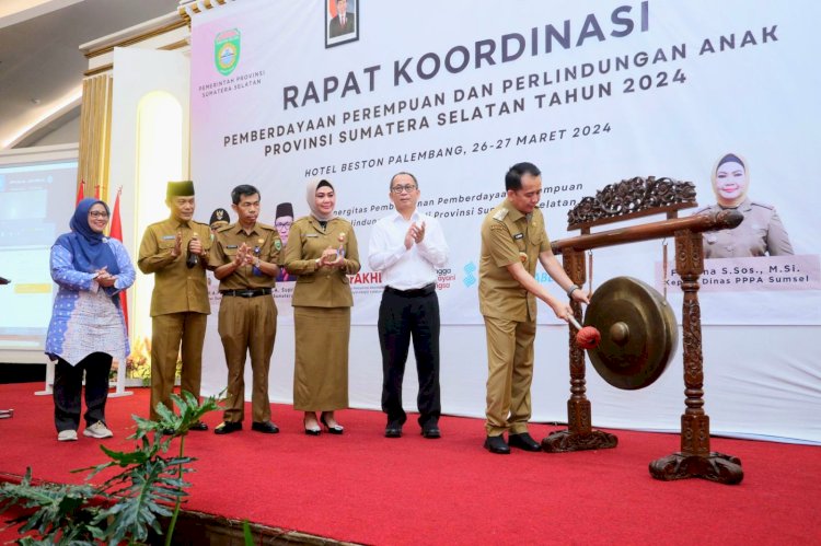 Pj Gubernur Sumsel Agus Fatoni saat membuka Rapat PPPA Sumsel secara simbolik. (ist/rmolsumsel.id)