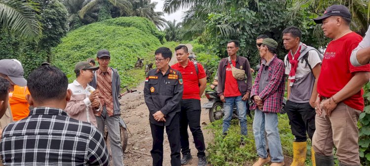 Warga mengadakan pertemuan dengan perusahaan sawit terkait kisruh soal sengketa lahan. (Handout)