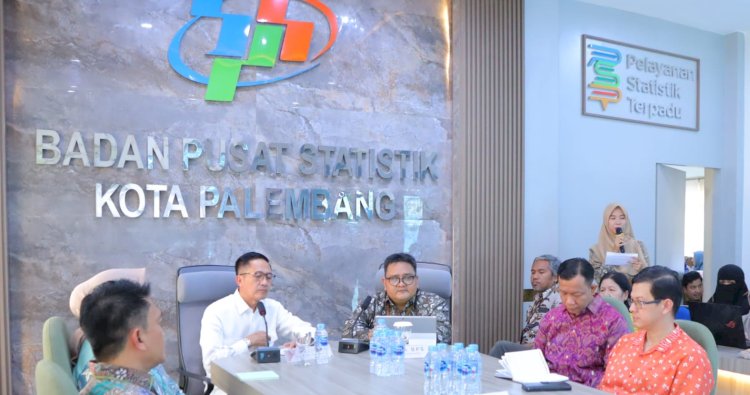 Ratu Dewa menyaksikan langsung paparan rilis Berita Resmi Statistik (BRS) Februari/ist