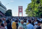 Shalat Ied di Palembang, Ribuan Jemaah Padati Masjid Agung hingga Jembatan Ampera