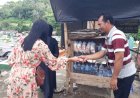 Peziarah Sepi, Pedagang Kembang di TPU Lubuklinggau Raup Untung di Hari Kedua Lebaran Idul Fitri