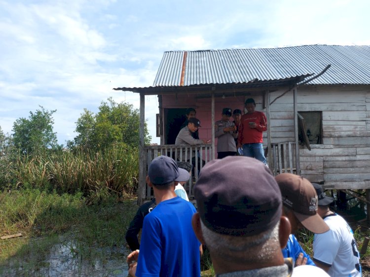 Kediaman  Deni Novriansyah (38) yang  ditemukan tewas tergantung di rumahnya yang berada di Jalan Mataram, Kelurahan Kemas Rindo, Kecamatan Kertapati, Palembang, Minggu (31/3) sore.(Handout)