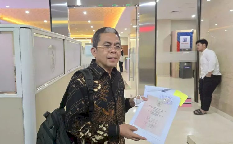 Korban pemalsuan dokumen RUPSLB Bank Sumsel Babel (BSB) Mulyadi Mustofa menyerahkan sejumlah barang bukti tambahan ke Bareskrim Polri/ist