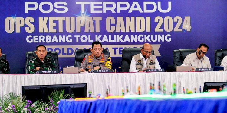 Kapolri Jenderal Listyo Sigit Prabowo saat konferensi pers kesiapan mudik di Gerbang Tol Kalikangkung KM 414, Semarang, Jawa Tengah, pada Rabu (3/4)/Ist