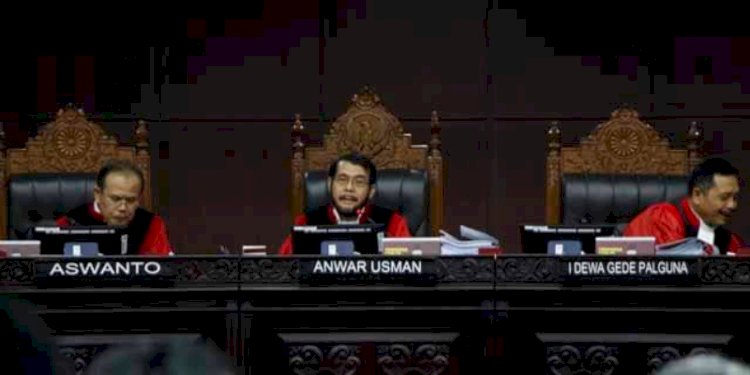 Hakim Konstitusi Anwar Usman (tengah)/Net