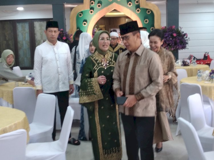 Ketua DPRD  Sumatera Selatan (Sumsel) Hj  RA Anita Noeringhati menggelar Open House di Raya Idulfitri tahun 2024 ,  Rabu (10/4) di rumah dinasnya di Jalan Demang Lebar Daun bersebelahan dengan Griya Agung Palembang.(Dudy Oskandar/rmolsumsel.id)