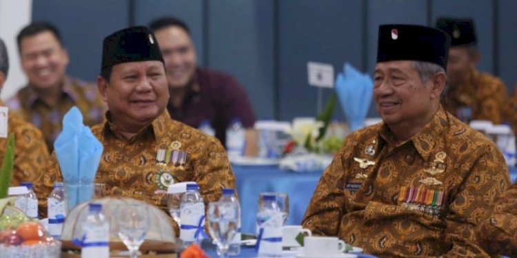 Ketua Umum Partai Gerindra Prabowo Subianto duduk satu meja dengan Ketua Majelis Tinggi Partai Demokrat, Susilo Bambang Yudhoyono (SBY)/RMOL