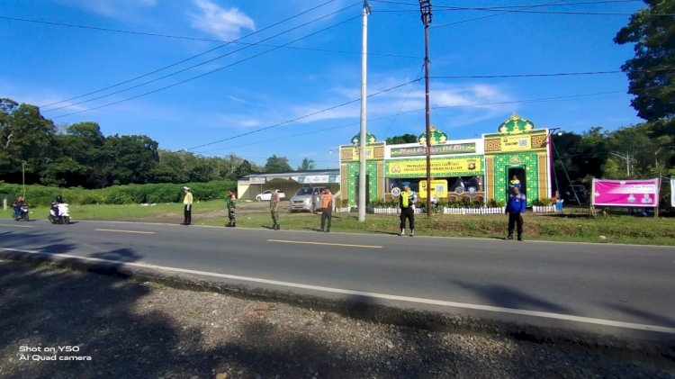 Tim pengurai kemacetan disiagakan sepanjang jalan untuk mengantisipasi penumpukan kendaraan saat arus balik, Senin (15/4/2024). (Noviansyah/RMOLSumsel.id)