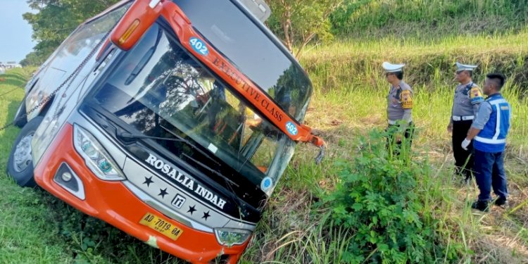  Kecelakaan Bus Rosalia Indah di ruas Tol Semarang-Batang/Net