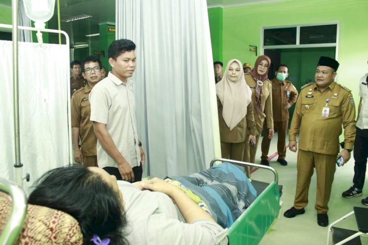 Pj Wako Lubuklinggau usia apel di hari pertama kerja pasca libur lebaran langsung melakukan sidak ke sejumlah kantor pelayanan ternasuk rumah sakit. (Ansyori Malik/RMOLSumsel.id)