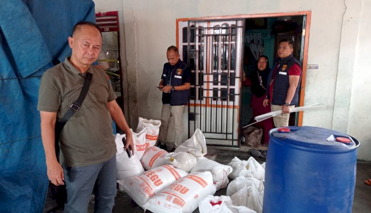 Sebanyak 200 kilogram mie formalin di Lubuklinggau disita polda Sumatera Selatan. Pabrik ini diketahui telah beroperasi sejak lima  tahun, Kamis (19/4). (Handout)