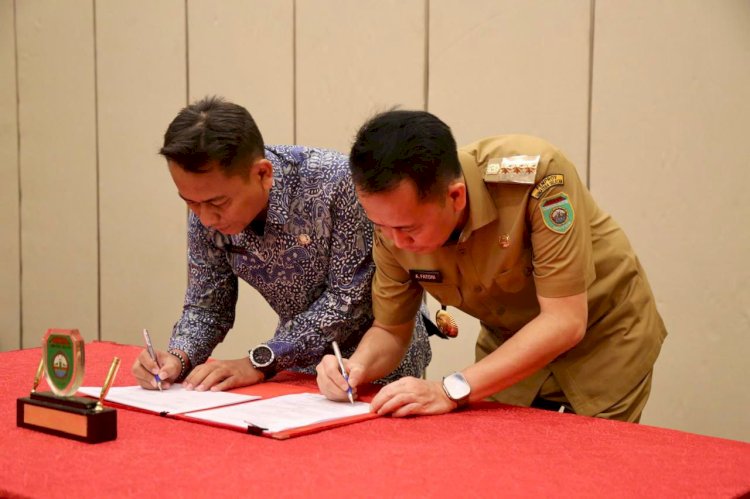 Pendatanganan Nota Kesepakatan atau Memorandum Of Understanding (MoU) tentang Pemanfaatan Data dan Informasi Geospasial. (ist/rmolsumsel.id) 