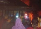 Sisa Kayu Bakar Lupa Dimatikan Usai Memasak, Satu Rumah di Muratara Dikepung Api