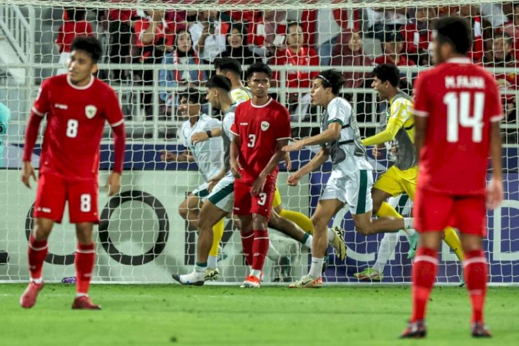 Timnas Indonesia mengalami kekalahan saat melawan Irak/Foto: AFP