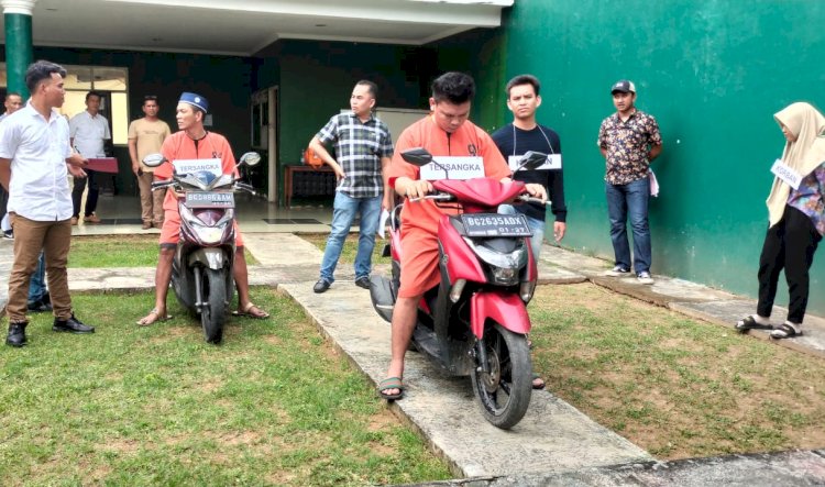 Suasana rekonstruksi kasus begal yang menewaskan mahasiswi Unsri dilapangan tembak Polda Sumsel/ist