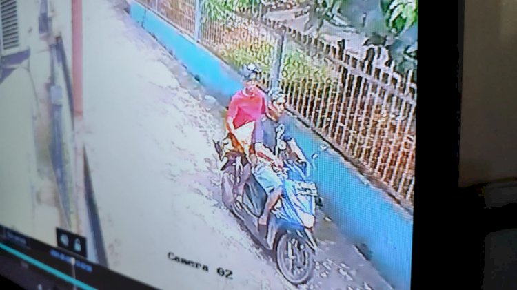 Dua pencuri kambing di Palembang yang terekam CCTV. (ist/rmolsumsel.id) 