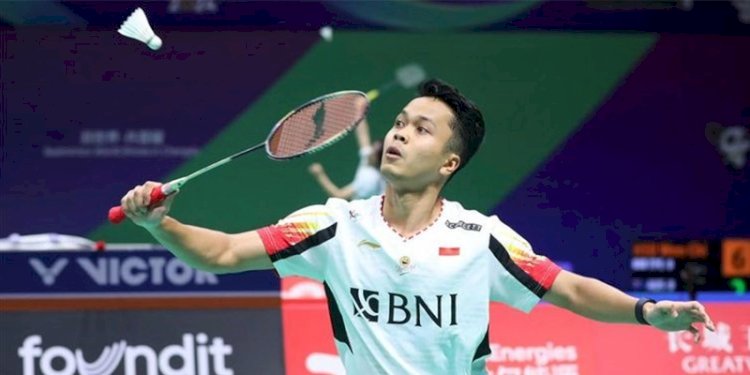 Pebulutangkis Indonesia Anthony Sinisuka Ginting harus mengakui keuggulan lawannya, Shi Yu Qi dari China dengan skor 2-0 di pertandingan pertama/Net