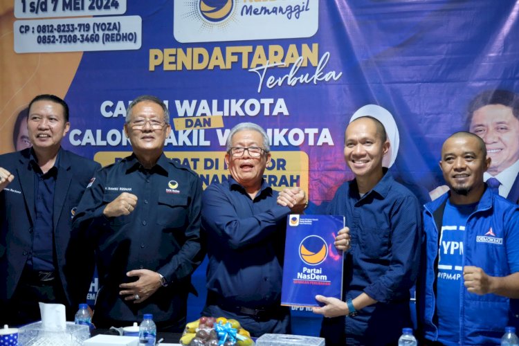  Yudha Pratomo Mahyudin (YPM) secara resmi mengembalikan formulir pendaftaran bakal calon Walikota Palembang periode 2024-2029 ke DPD Partai Nasdem Kota Palembang, yang berlokasi di Jalan Pom IX, pada hari Selasa, (7/5) .(ist/rmolsumsel.id)
