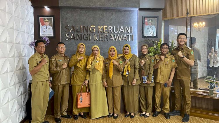 Kadis Kominfo usai rapat dengan pihak PT Telkom. (ist/rmolsumsel.id) 