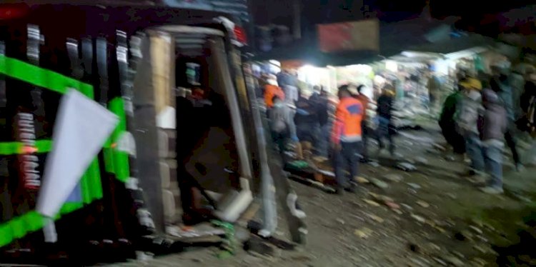 Bangkai bus wisata di lokasi kecelakaan/RMOLJabar