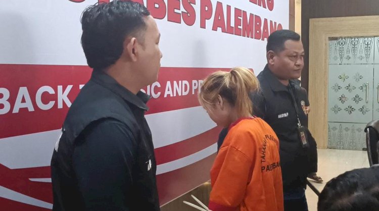IRT pelaku penyiraman air keras saat ditahan di Polrestabes Palembang beberapa waktu lalu/ist