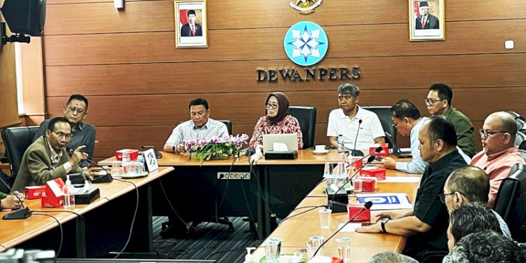 Ketua Dewan Pers, Ninik Rahayu, dan jajaran, saat jumpa pers menanggapi RUU Penyiaran/RMOL