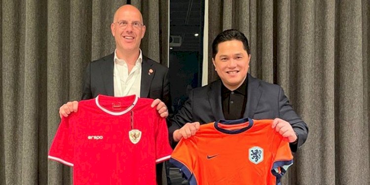 Ketua Umum PSSI bersama Sekjen Federasi Sepak Bola Belanda atau KNVB, Gijs de Jong/Ist