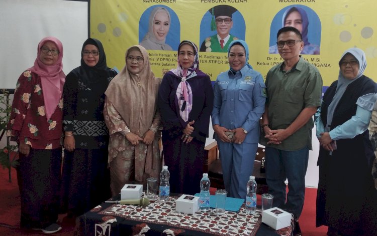 Ketua Komisi IV DPRD Sumatera Selatan (Sumsel), Holda bersama jajaran pengurus Stiper Sriwigama. (ist/rmolsumsel.id)