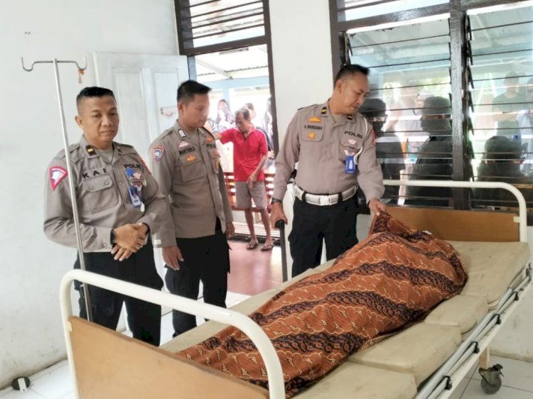 Salah satu korban kecelakaan mobil travel yang terjun ke Sungai Kelingi tewas dalam kecelakaan. (Dokumentasi Polisi)