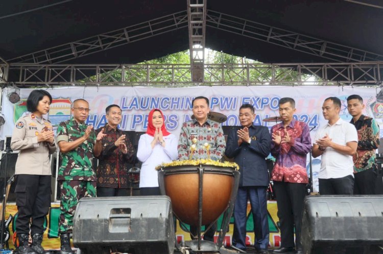 Pj Gubernur Sumsel, Agus Fatoni saat membuka Gebyar Hari Pers Nasional (HPN) Persatuan Wartawan Indonesia (PWI) Provinsi Sumsel 2024. (ist/rmolsumsel.id) 