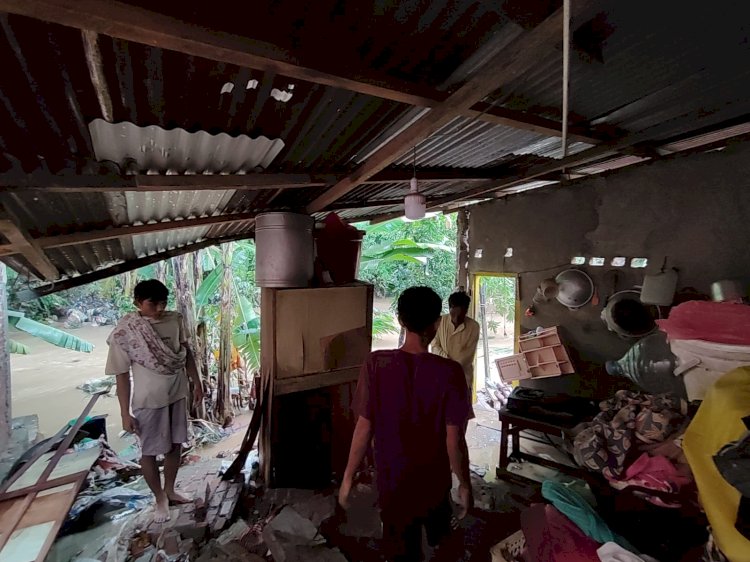 Banjir bandang di kota Lubuklinggau, Sumatera Selatan merusak puluhan rumah warga. (Handout)