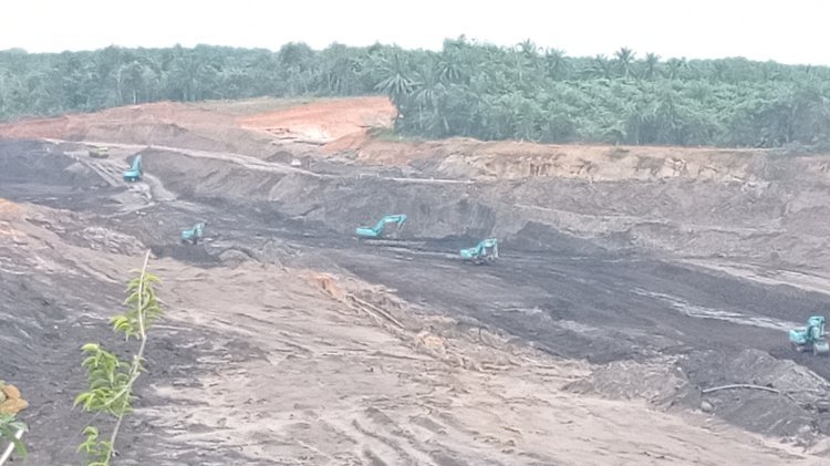 Jalan Pramuka yang diduga telah menjadi areal tambang PT RMK. (noviansyah/rmolsumsel.id)