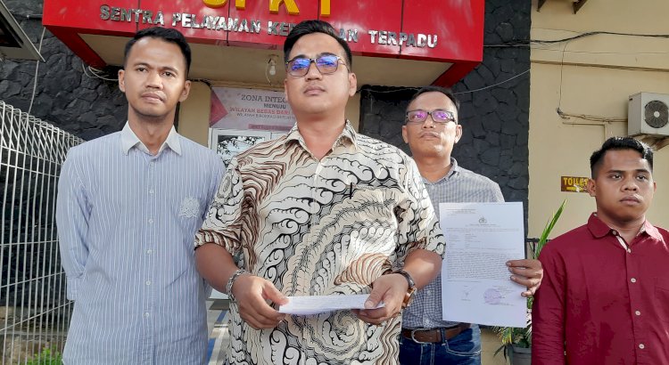  Kuasa hukum korban asuransi jiwa Arya Aditya SH memberikan keterangan pers dihadapan wartawan/Foto: Fauzi