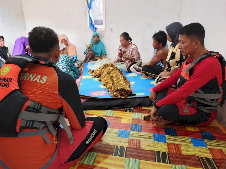 Maleha (70) korban tenggelam setelah sampannya terbalik ketika berada di rumah duka. (Dokumentasi Basarnas Sumsel)