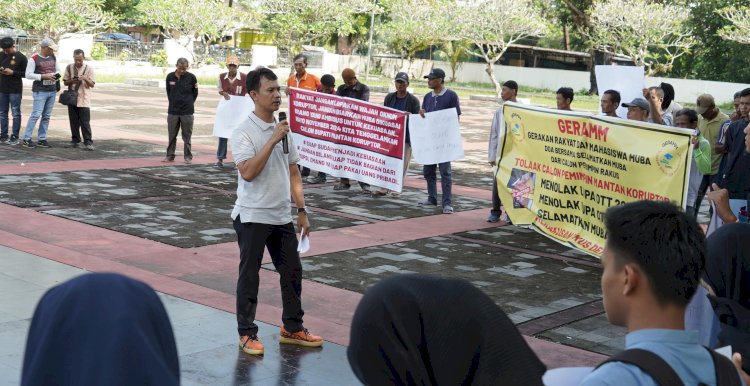 Puluhan mahasiswa dan masyarakat yang tergabung dalam Pengurus Besar Gerakan Rakyat dan Mahasiswa Muba (GERAMM) berkumpul untuk mendeklarasikan penolakan terhadap Calon Bupati Muba yang pernah terjerat kasus korupsi/Handout 