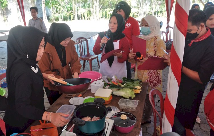 DPD PDI Perjuangan Sumsel menggelar lomba memasak dalam rangkaian memperingati bulan Bung Karno/Foto: Dudy Oskandar