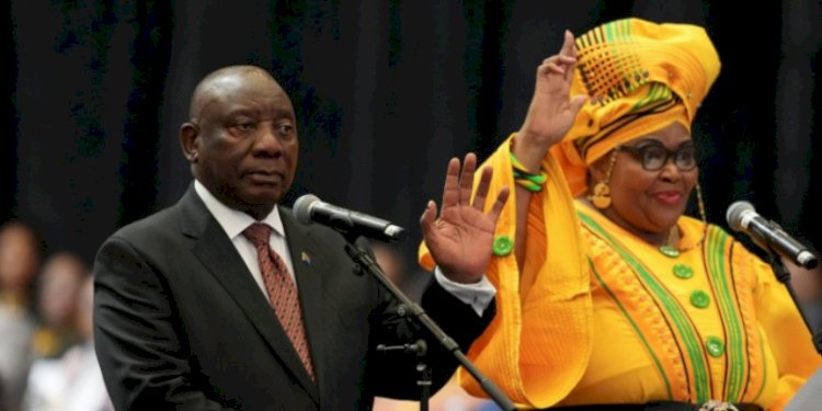 Presiden Afrika Selatan Cyril Ramaphosa dan Pemmy Majodina dari Kongres Nasional Afrika (ANC) menghadiri upacara pelantikan Majelis Nasional pada sidang pertama Majelis Nasional setelah pemilu, di Cape Town International Convention Center (CTICC) di Cape Town, Afrika Selatan pada Jumat 14 Juni 2024/Net