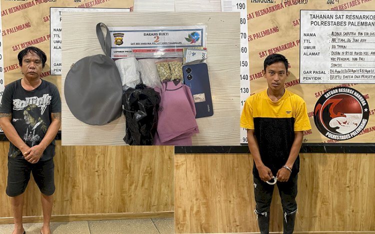 Dua warga PALI yang kedapatan membawa 200 buti pil ekstasi ke Palembang. (Dokumentasi Polisi)