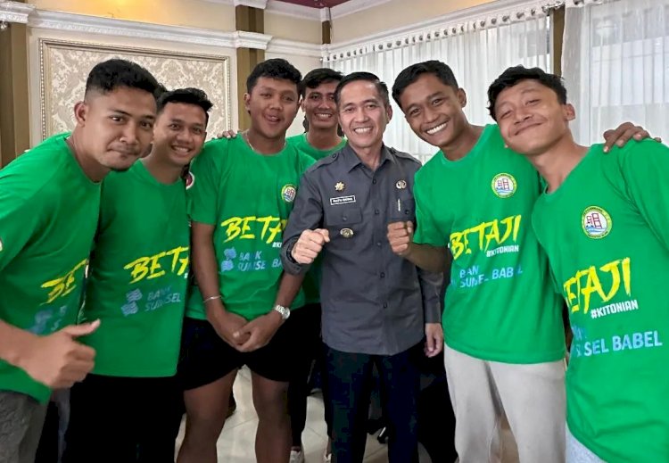 Presiden PS Palembang Ratu Dewa bersama para pemain/Foto:@pspalembang_official