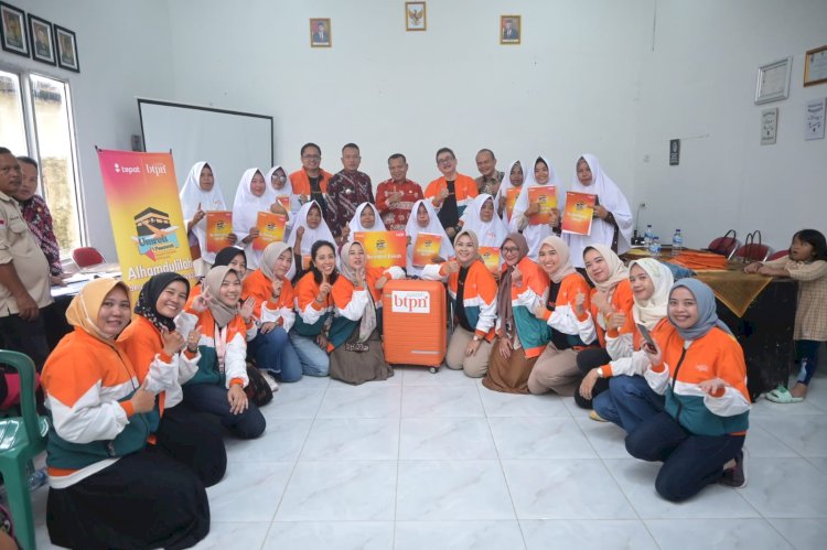Para nasabah BTPN Syariah yang mendapatkan hadiah umroh/ist