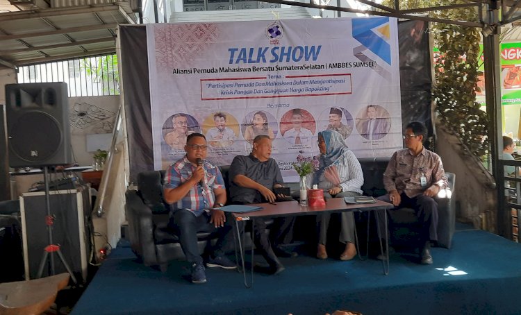 Talk Show Aliansi Pemuda Mahasiswa Bersatu Sumatera Selatan (AMBBES) membahas krisis pangan dan gangguan harga Bapokting di Sumsel /Foto: Fauzi